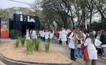 escuelas en stand de INIA