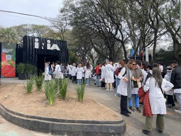 escuelas en stand de INIA